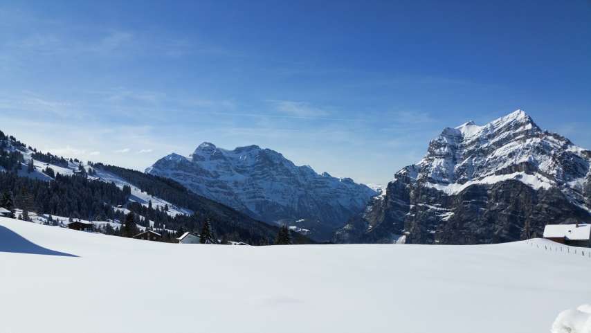 Mit den Schneeschuhen unterwegs auf Mullern-Fronalp