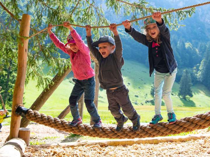 Spielplatz Mettmen im Niederurnertäli