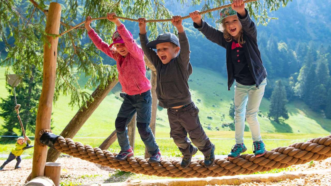 Spielplatz Mettmen im Niederurnertäli